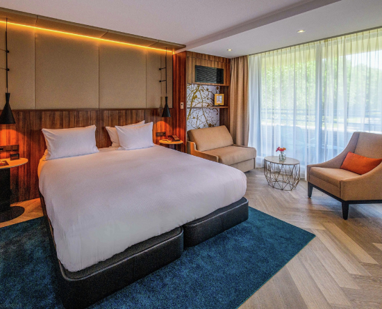 DELUXE ZIMMER MIT KINGSIZE-BETT UND SCHLAFCOUCH